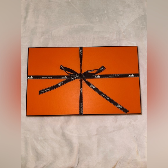 Hermes Men's “Quincaillerie Equestre" crewneck sweater, Size L, 100% Wool,$1,175 - Picture 13 of 15